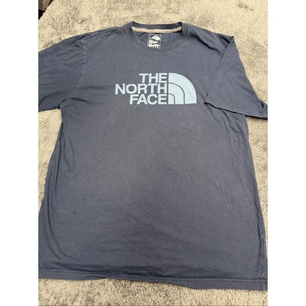 The North Face Men’s Large T-Shirt in good shape!